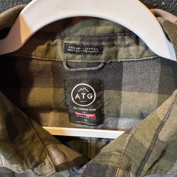 Wrangler ATG Green and Gray Lightweight Shirt Jacket - Picture 4 of 6